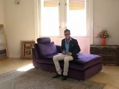 Nerd chupando o padre dotado ate gozar