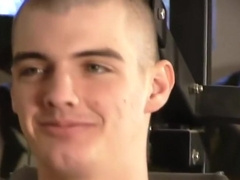 Hand vibrator puts him in heaven