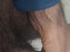 Shower me Hath se ling ko hilakar gira diya beez sir veshan