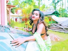 Big-boobed Deshi bhabi joins a group for some naughty fun