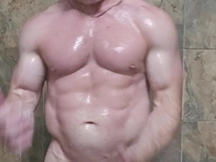 Gym fellow faps in douche after exercise