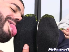 Bearded hunk Ricky Larkin sucks his friends feet & toes