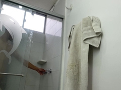 ENORMOUS FURRY PECKER OF 22CM WELL CLEAN-SHAVED AFTER THE BATHROOM