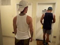 A CLIMATE CREATED WITH THE NEIGHBOR IN THE ELEVATOR