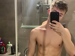 Boy Prinz-Alexy jerks big thick dick and cums on laundry machine