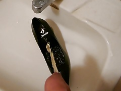 Piss in wifes black stiletto heel