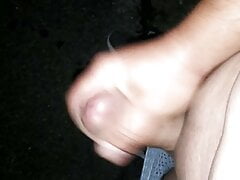 Street masturbiert