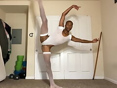 Androgynous crossdresser verseBTTM
