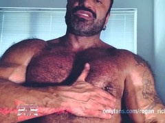 Why I'm the dominant king of all alpha muscle daddies - worship my huge muscles and big pecs!