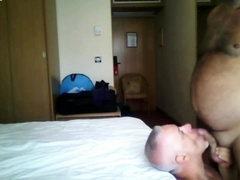 Sex In Hotel Mentre Si Chatta Su Cam....