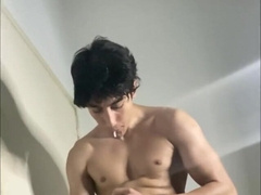 Attempting guts rubdown for the first-ever time