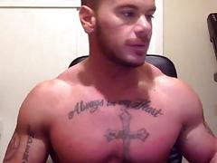 Nasty hunk releases his sperm on the webcam