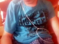 Minet Lisse Joui Sur Step son Ventre