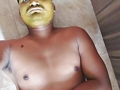 Apni aunty Ko Dekhkar Khud Hi sex karne Lag Gaya room mein