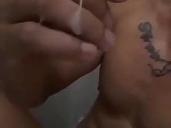 asian hunk JO in bathroom (1'32'')