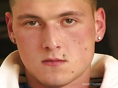 Twink Amateur Ariel Cain Jacks Off