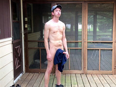 Adventurous guy Johnn197575 goes all out with some outdoor solo fun and jizm