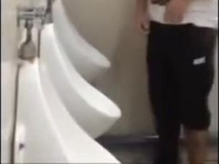 Flagra - Mijadas (Men Pissing)