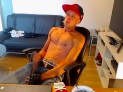 smoke, wank and cum on cam.flv