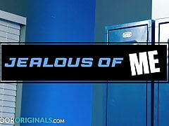 Muscely Hunk Takes A BBC Locker Room Poundimg