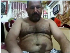 Punheta do maduro arabe