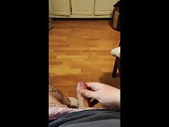 Cum fontaene in boxershort shirt und socken