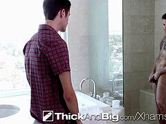 ThickAndBig - hung Hipsters Brody and Christian bang