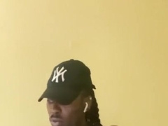 See a Shorty Fap Dis Curve Yo!!!