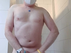 Ginger shoots jism with iron ass ass-plug