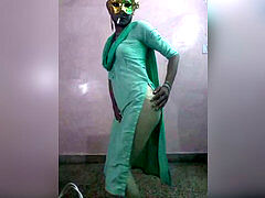 meri komal bhabhi ki wonderful patiyala suit ko choda