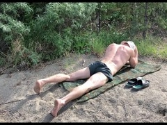 STRANGER MASTURBATES AT GAY NUDE BEACH SCENE