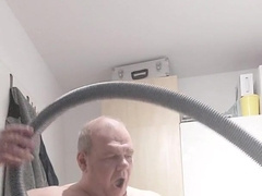 Vacuum cleaner Throating me off