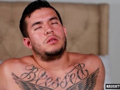 Watch this guy's massive dick work wonders as he gives a hot oral job & gets a cumshot