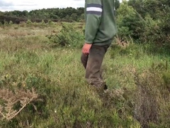 Sexsklave Spermalecker Outdor Play and Cum Eating for