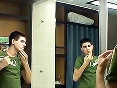 Twink fingers his ass while stroking