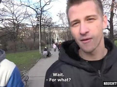 Watch this hot dude ejaculate & take a cumshot on his face