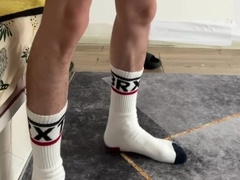 i masturbate off in white socks