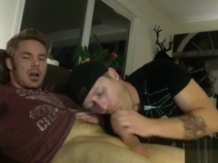 Hetero filmado pela webcam recebendo boquete