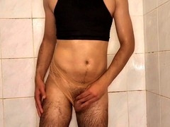 Roro_alqais takes it deep in her big ass for an anal creampie