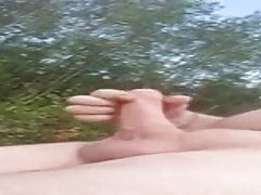 Onani-cumming outdoors