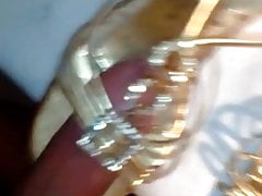 Deliciosa cogida fiesta con sandalias doradas shoejob