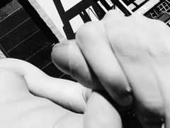 Pija Latina очень горячо мастурбирует в парке ..two