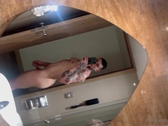 Matt smashes Gui muscle ass