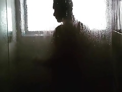 el titi en la ducha