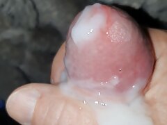 Master Ramon jerks off under his cozy blanket, leak!