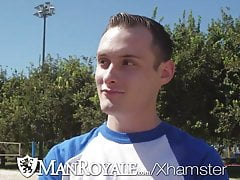 ManRoyale Two athletic hunks fuck on a hot day