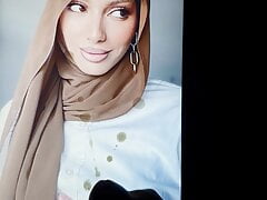 Hijab slut cumtribute