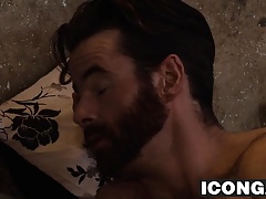 Horny otter Brendan Patrick spreads his legs for Roman Todd
