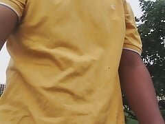 Jungle mein sex karte hue pakde gaye aur bhaagane Lag Gaye