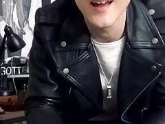 Straight Cash Daddy Demands Tributes